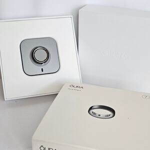 NEW OURA Ring 4 Smart Ring Size 7 Black/Silver